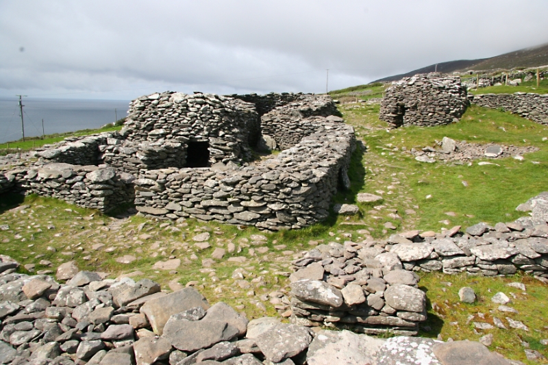 Celtic ruins Ireland.jpg